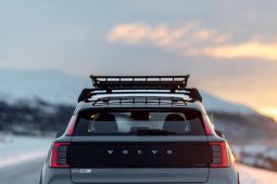 2026 Volvo EX30 Cross Country full