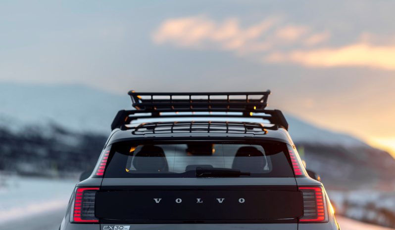 2026 Volvo EX30 Cross Country full