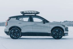 Volvo EX30 Cross Country full
