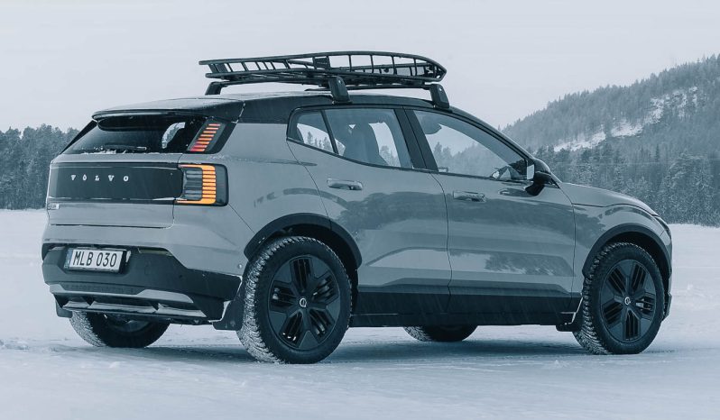 Volvo EX30 Cross Country full