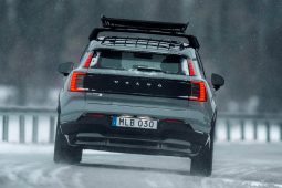 2026 Volvo EX30 Cross Country full
