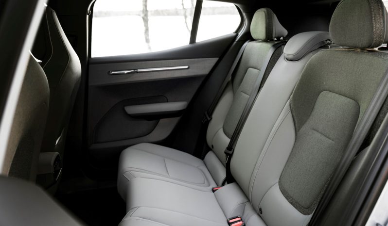 2026 Volvo EX30 Cross Country full