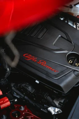 Alfa Romeo Giulia full