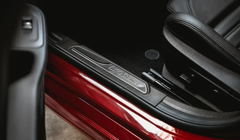 Alfa Romeo Giulia full