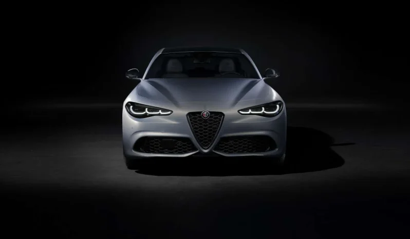 Alfa Romeo Giulia full