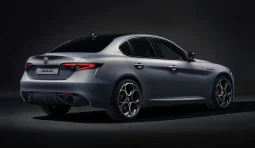 Alfa Romeo Giulia full