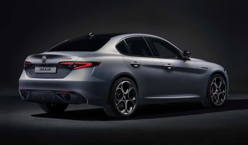 Alfa Romeo Giulia full