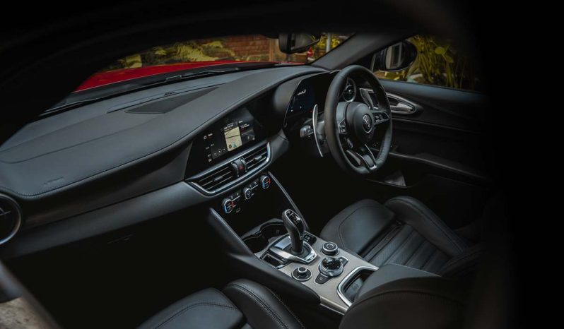 Alfa Romeo Giulia full