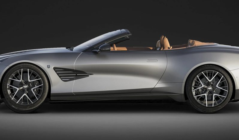 Aston Martin DB12 Volante full