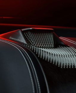 Aston Martin DBX S full