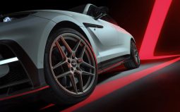 Aston Martin DBX S full