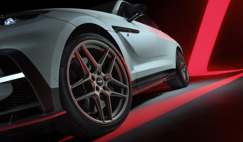 Aston Martin DBX S full