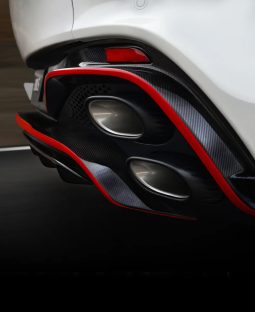 Aston Martin DBX S full
