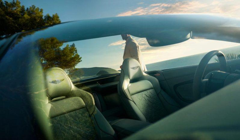Aston Martin Vanquish Volante 2025 full