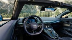 Aston Martin Vantage Roadster full
