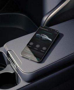 Aston Martin Vantage Roadster full