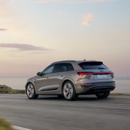 Audi Q8 e-tron 55 quattro full