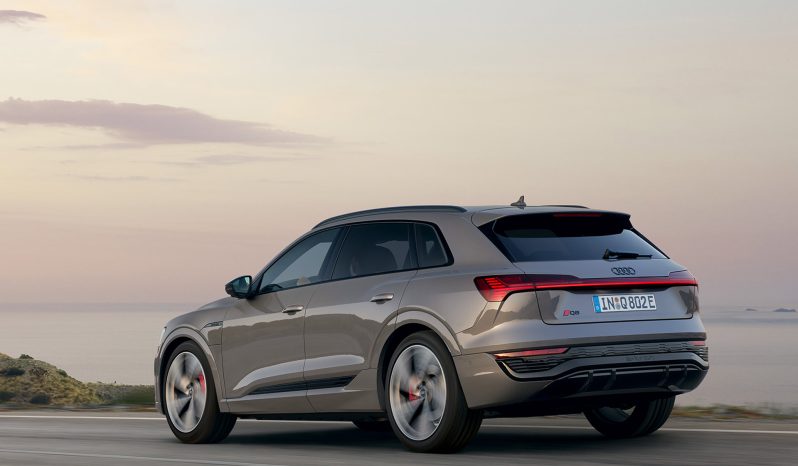 Audi Q8 e-tron 55 quattro full
