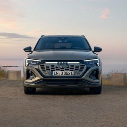 Audi Q8 e-tron 55 quattro full