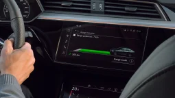 Audi Q8 e-tron 55 quattro full
