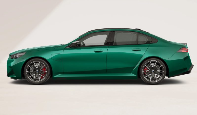 BMW M5 Sedan full