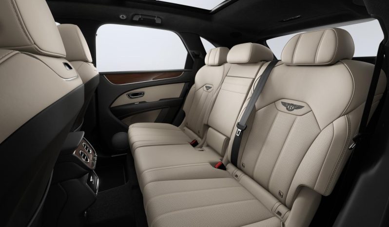 Bentley Bentayga V8 full