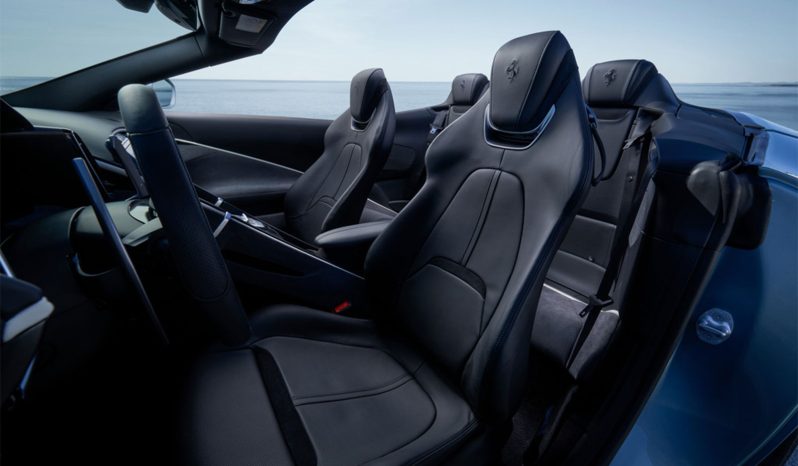 Ferrari Roma Spider full