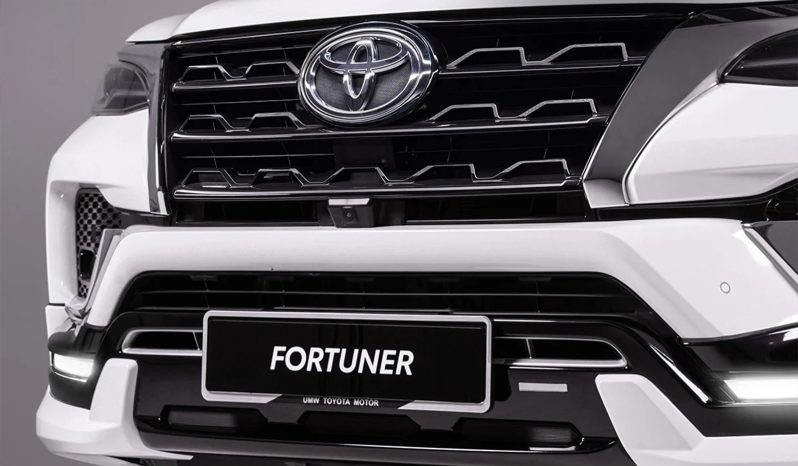 Toyota Fortuner 2.8 VRZ AT 4WD full