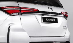 Toyota Fortuner 2.8 VRZ AT 4WD full