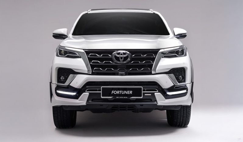Toyota Fortuner 2.8 VRZ AT 4WD full