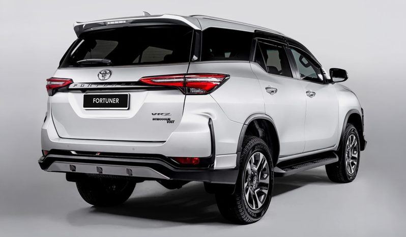 Toyota Fortuner 2.8 VRZ AT 4WD full