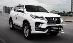 Toyota Fortuner 2.8 VRZ AT 4WD full