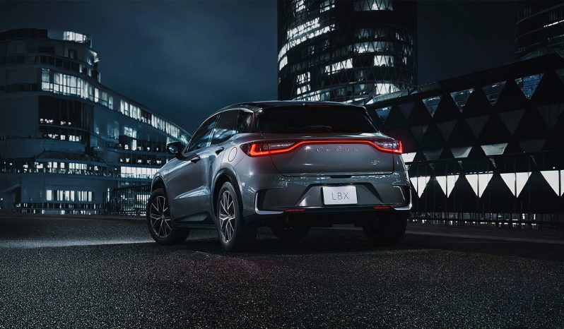 Lexus LBX Luxury full