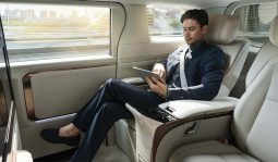 Lexus LM 500h 4-Seater full