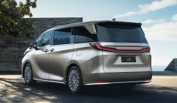 Lexus LM 500h 4-Seater full