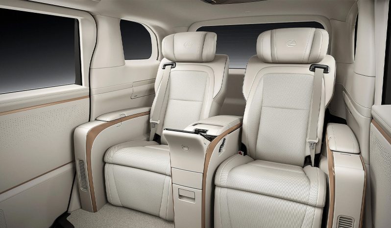 Lexus LM 500h 4-Seater full