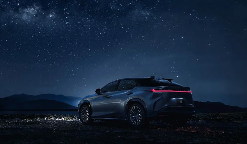 Lexus RZ 450e Luxury full
