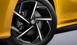 MG HS 1.5T STD full