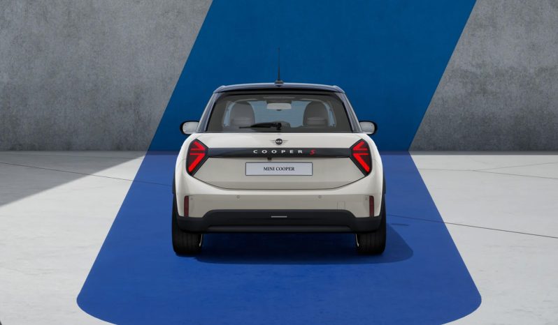 MINI Cooper S 5-Door full