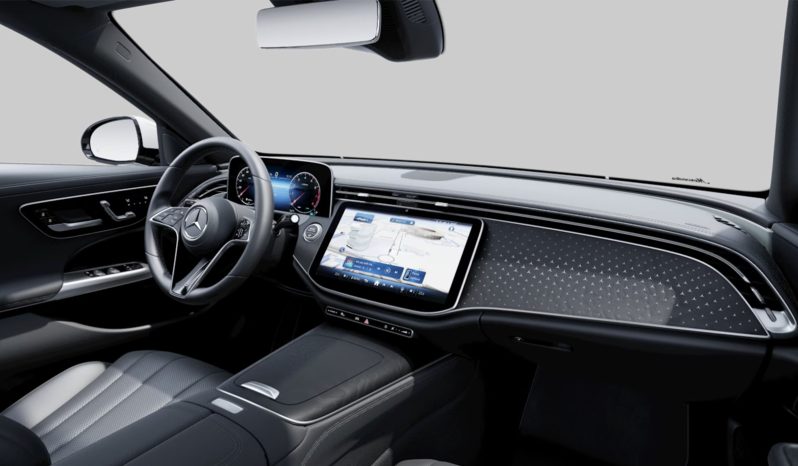Mercedes-Benz E-Class Sedan E 200 AMG Line full
