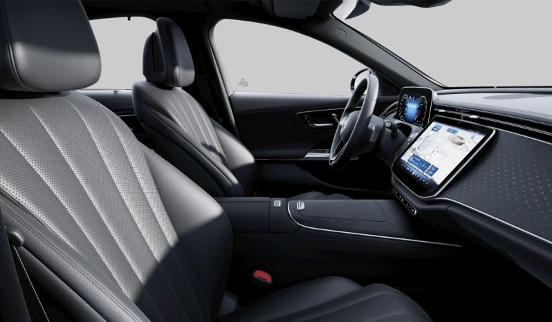 Mercedes-Benz E-Class Sedan E 200 AMG Line full