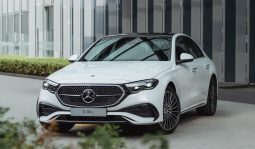 Mercedes-Benz E-Class Sedan E 350 e AMG Line full