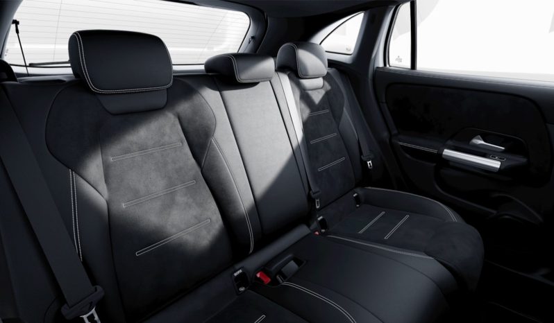 Mercedes-Benz GLA 250 4MATIC AMG Line full