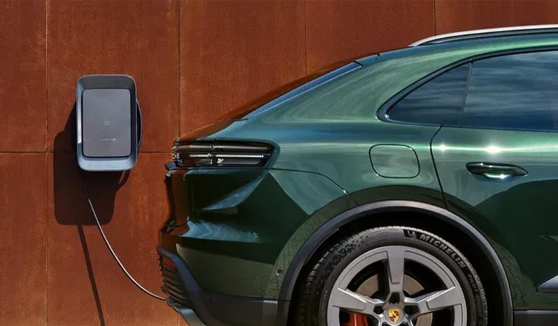 Porsche Macan 4S Electric full
