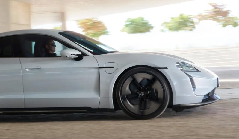 Porsche Taycan Turbo full