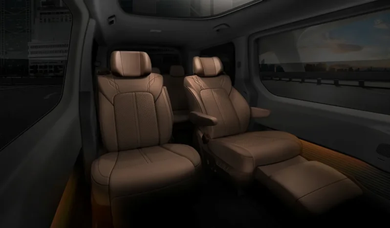 Hyundai Staria 7-Seater Prestige full