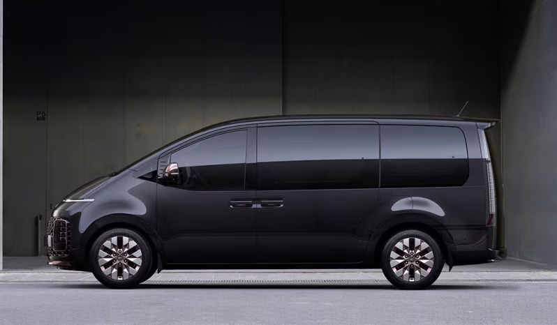 Hyundai Staria 7-Seater Prestige full