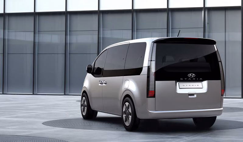 Hyundai Staria 7-Seater Prestige full