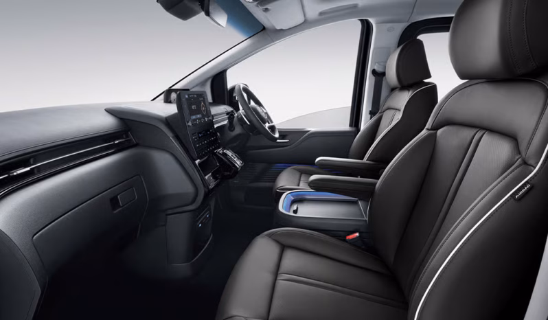 Hyundai Staria 7-Seater Prestige full
