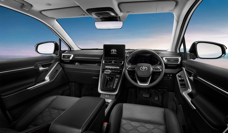 Toyota Innova Zenix full